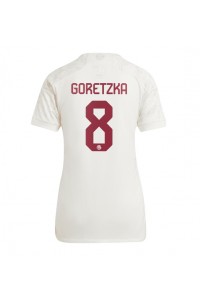 Bayern Munich Leon Goretzka #8 Jalkapallovaatteet Naisten Kolmaspaita 2023-24 Lyhythihainen